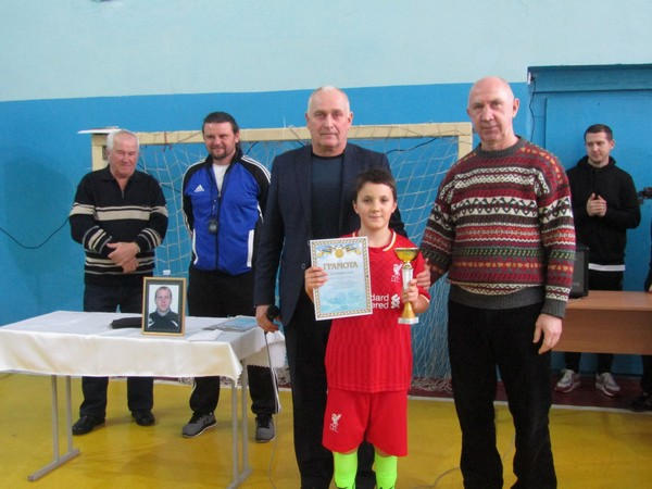 В Угледаре состоялся традиционный турнир по мини-футболу