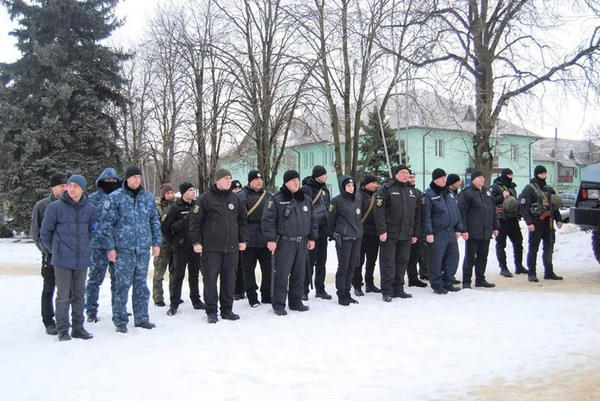На улицы Курахово вышли усиленные наряды полиции и бойцы батальона «Днепр-1»