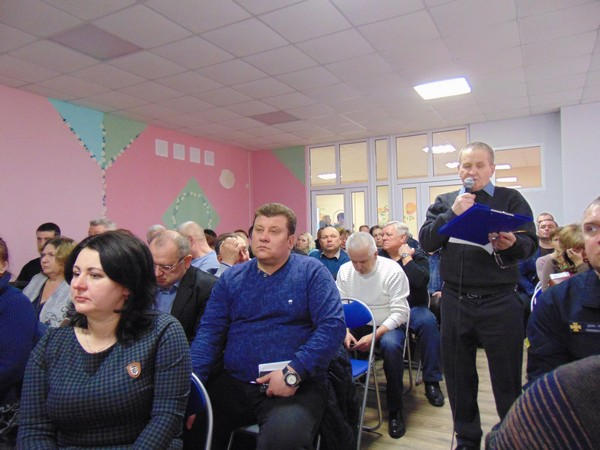 Глава Марьинского района публично отчитался о своей работе за год