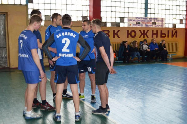 В Угледаре состоялся ХІV межрегиональный турнир по волейболу