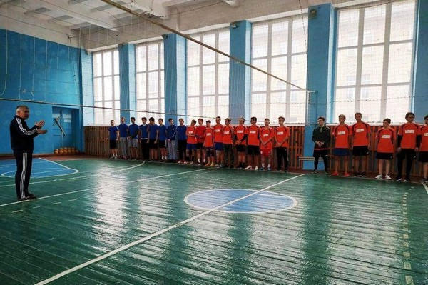 В Угледаре состоялся городской этап соревнований «Школьная волейбольная лига Украины»