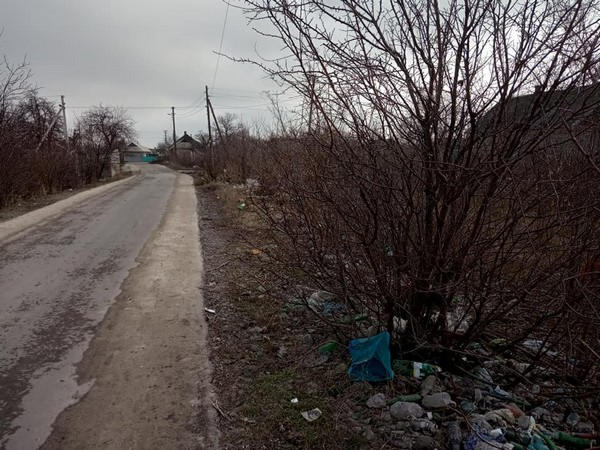 Частный сектор в Курахово превращается в мусорную свалку