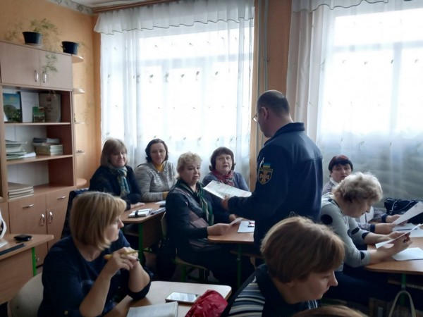 В Марьинке проводят инструктажи с руководителями объектов, где будут размещены избирательные участки