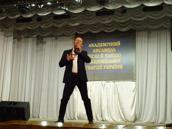 В прифронтовой Марьинке состоялся концерт Академического ансамбля Нацгвардии