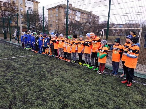 Угледарские футболисты выиграли открытый турнир по мини-футболу в Курахово