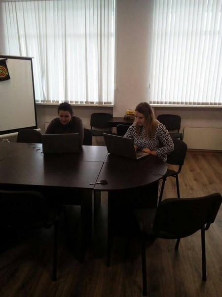 Молодежный центр в прифронтовой Марьинке получил новое оборудование и инвентарь