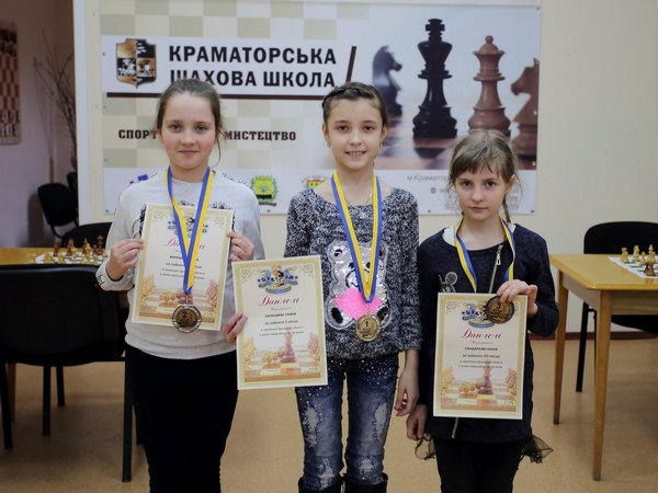 Юная шахматистка из Угледара заняла второе место на чемпионате Донецкой области