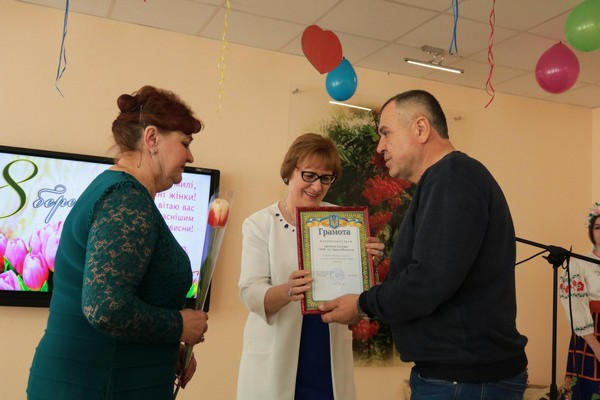 В Марьинском районе состоялось торжественное заседание «Клуба доярок-шеститысячниц»