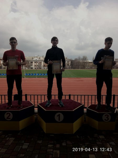 Угледарские легкоатлеты собрали урожай медалей на чемпионате Донецкой области
