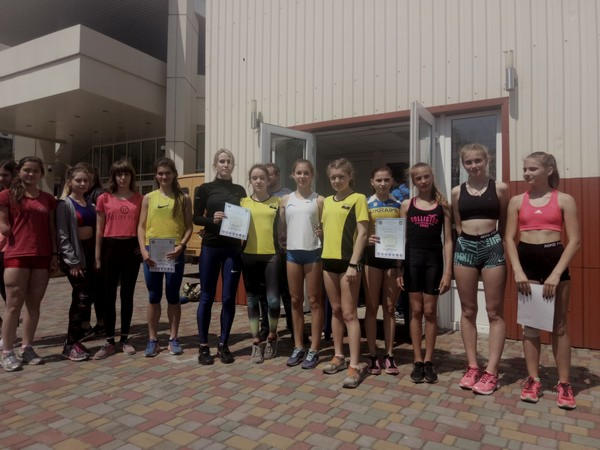 Угледарские легкоатлеты успешно выступили на чемпионате Донецкой области по эстафетному бегу
