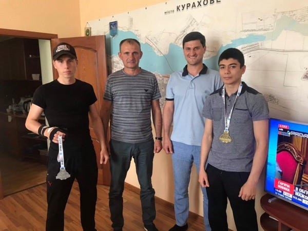 Кураховские кикбоксеры завоевали «золото» и «серебро» на Кубке мира в Венгрии