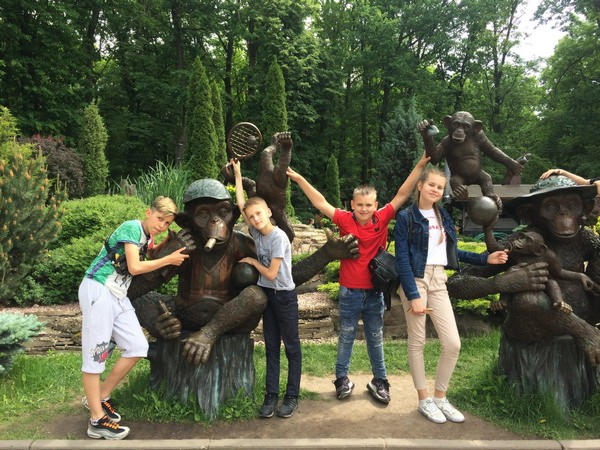Угледарские школьники весело провели время в Харькове