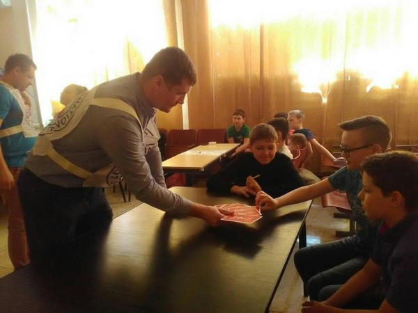 Школьникам прифронтовой Марьинки рассказали, как выжить на каникулах