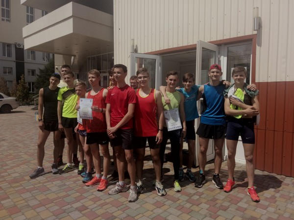 Угледарские легкоатлеты успешно выступили на чемпионате Донецкой области по эстафетному бегу