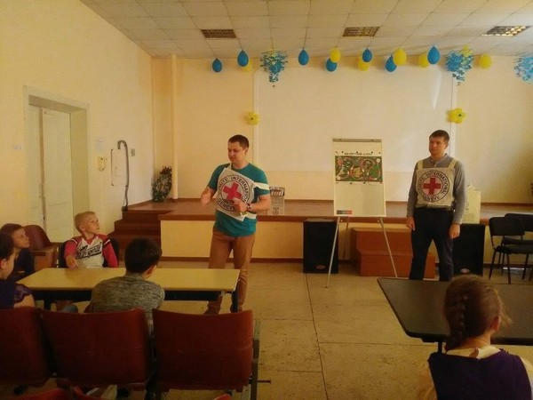 Школьникам прифронтовой Марьинки рассказали, как выжить на каникулах