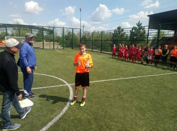 В Марьинском районе прошел открытый турнир по мини-футболу