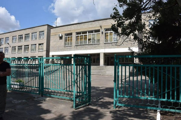 Новый глава Донетчины проинспектировал прифронтовые школы в Марьинке и Красногоровке