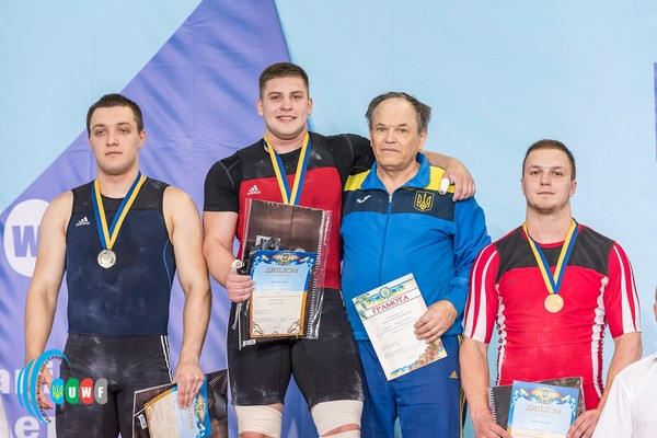 Тяжелоатлеты из Угледара завоевали два «золота» на чемпионате Украины