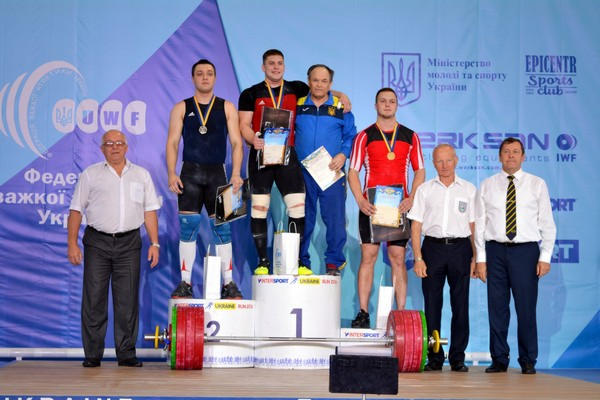 Тяжелоатлеты из Угледара завоевали два «золота» на чемпионате Украины