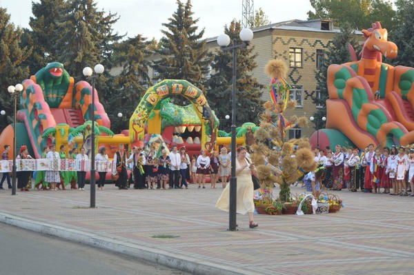 В Великой Новоселке устроили масштабное и яркое празднование