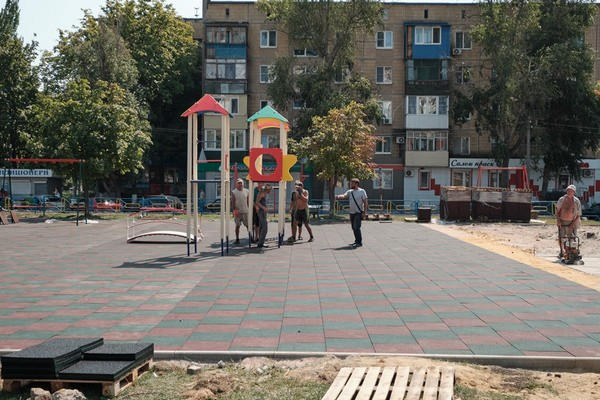 Глава Донетчины остался доволен реконструкцией бульвара «Шахтерский» в Угледаре