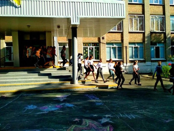В Угледаре эвакуировали школу