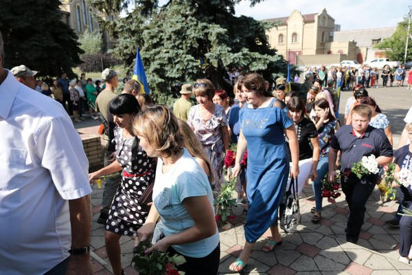 В прифронтовой Марьинке отметили День освобождения Донбасса