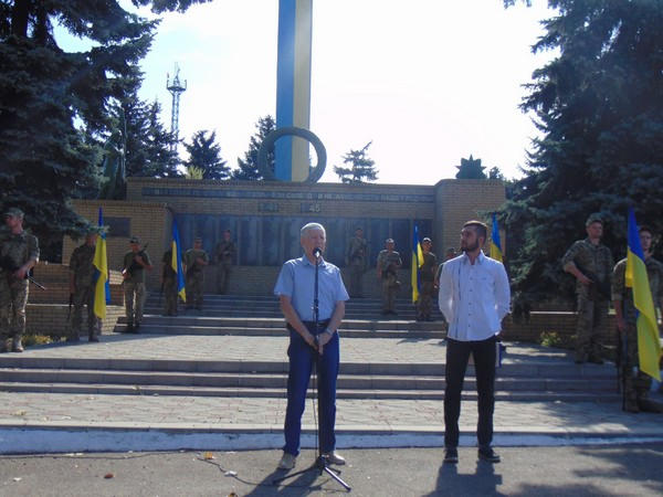 В прифронтовой Марьинке отметили День освобождения Донбасса