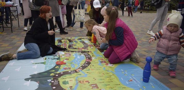 В Угледаре прошел масштабный Всеукраинский фестиваль «З країни в Україну»