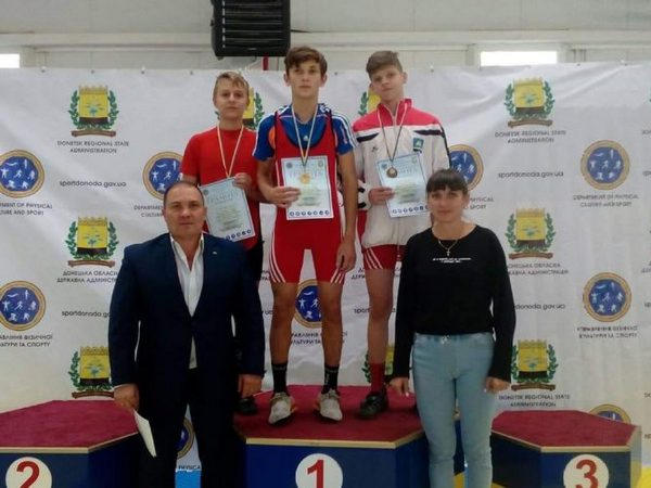 Тяжелоатлеты из Угледара успешно выступили на Чемпионате Донецкой области