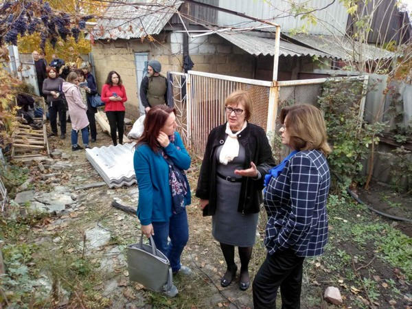 Депутаты Верховной Рады посетили прифронтовую Красногоровку