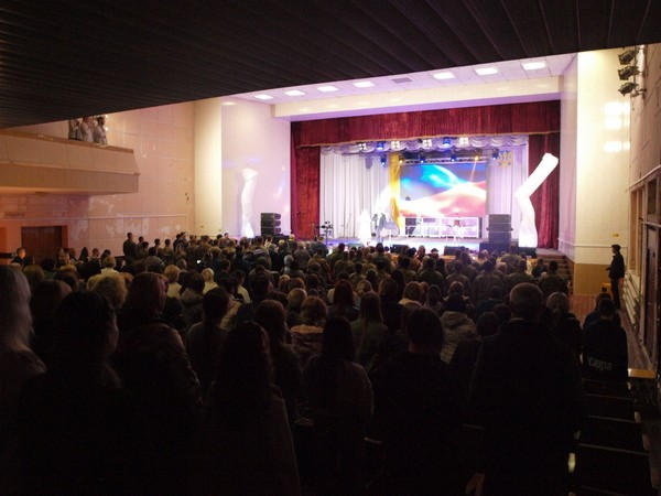 В прифронтовой Марьинке прошел Открытый фестиваль-конкурс патриотической песни