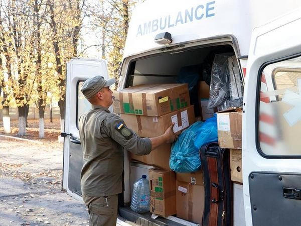 Бойцы Нацгвардии доставили в Великую Новоселку гуманитарную помощь