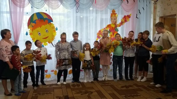 В Курахово для детей с инвалидностью устроили яркий осенний праздник