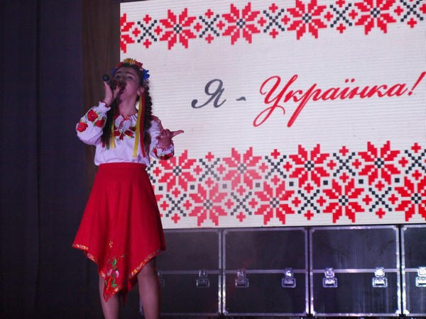 В прифронтовой Марьинке прошел Открытый фестиваль-конкурс патриотической песни