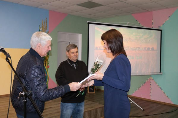 В Марьинке прошли торжества по случаю Дня работника социальной сферы