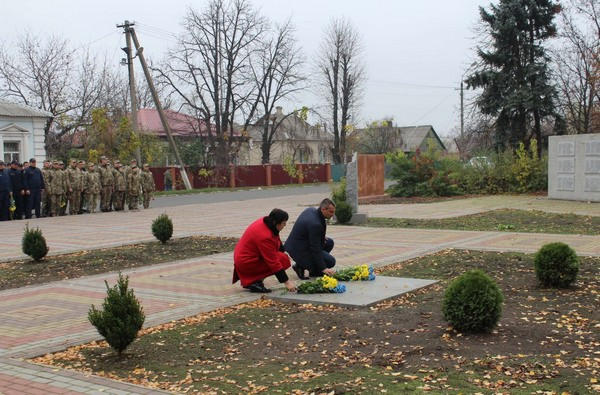 В Великой Новоселке почтили память освободителей Украины