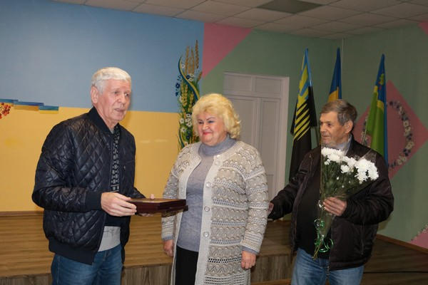 Работников культуры Марьинского района торжественно поздравили с профессиональным праздником