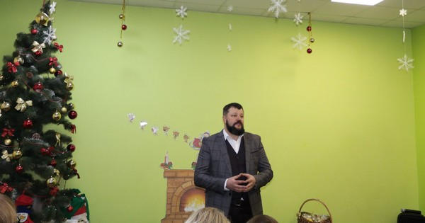 Школьники Марьинского района получат новогодние подарки