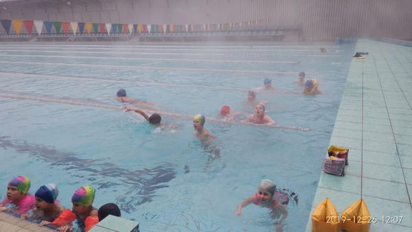 В Курахово спорткомплекс с уникальным бассейном сменил собственника