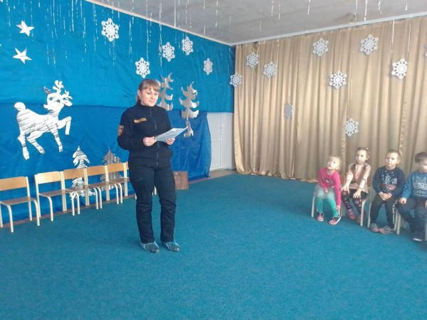 В Марьинке воспитанников детских садов учат, что делать в случае возникновения чрезвычайной ситуации