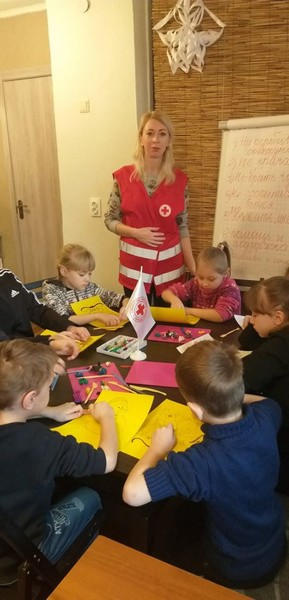 В Курахово проводят творческие мастер-классы для детей