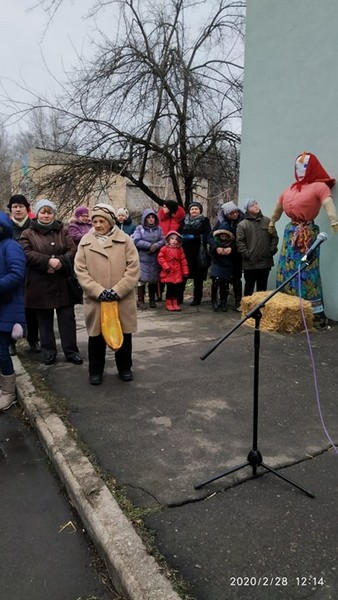 В прифронтовой Красногоровке весело отпраздновали Масленицу