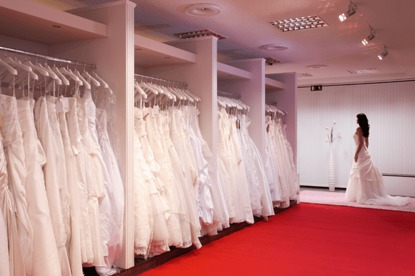 Аренда свадебных платьев: преимущества и недостатки