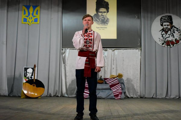 В Марьинке прошел Открытый районный конкурс чтецов произведений Тараса Шевченко