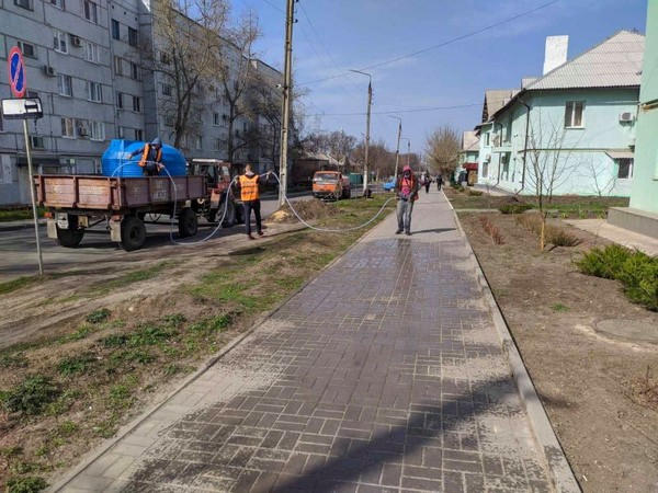 В Курахово продолжают проводить дезинфекцию города