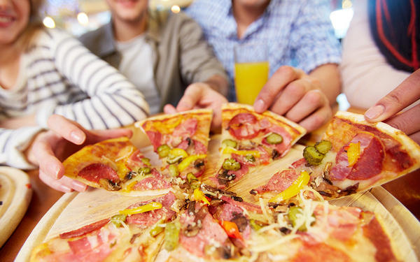 Доставка пиццы на дом – отличное решение для вечеринки