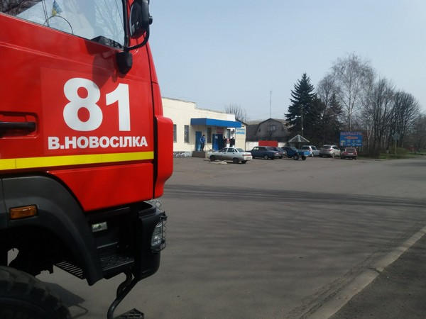 Спасатели оповещают жителей Великоновоселковского района о необходимости соблюдения режима карантина