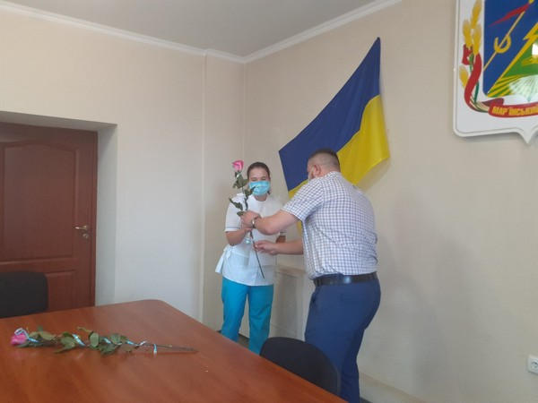 В Марьинском районе вручили благодарности медработникам организации «Врачи без границ»