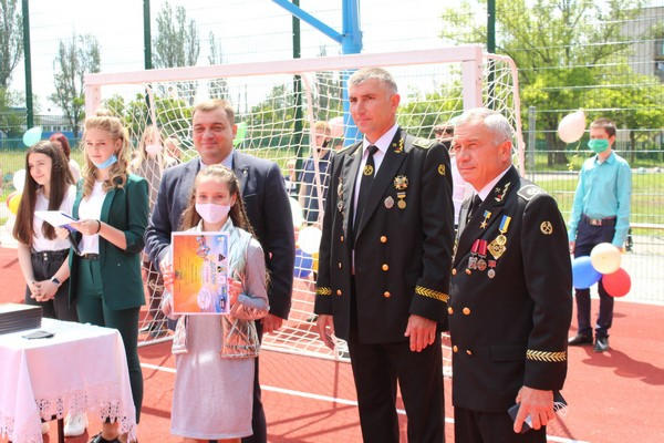 В Угледаре торжественно наградили победителей фестиваля-конкурса «Украина в моем сердце»
